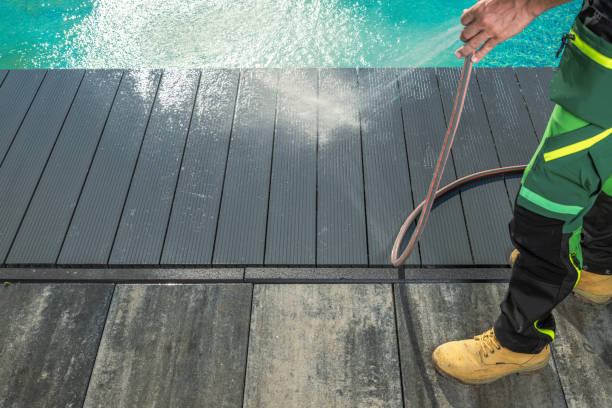 Best Deck Pressure Washing  in Louise, TX
